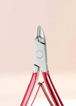 Charger l'image dans la galerie, Pince à cuticules professionnelle