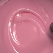 Charger l'image dans la galerie, Texture fluide et stable du Builder Gel Rose Beauty Passion, gel auto-égalisant haute couvrance qui ne coule pas dans les cuticules.