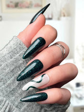 Charger l'image dans la galerie, Green Galaxy - Vernis Semi-Permanent - Beauty Passion