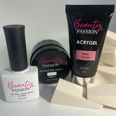 Bien débuter en tant que prothésiste ongulaire avec des produits professionnels pas chers.