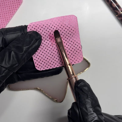 Bien Nettoyer ses Pinceaux pour Ongles | Guide Complet pour Prothésistes Ongulaires et Passionnées