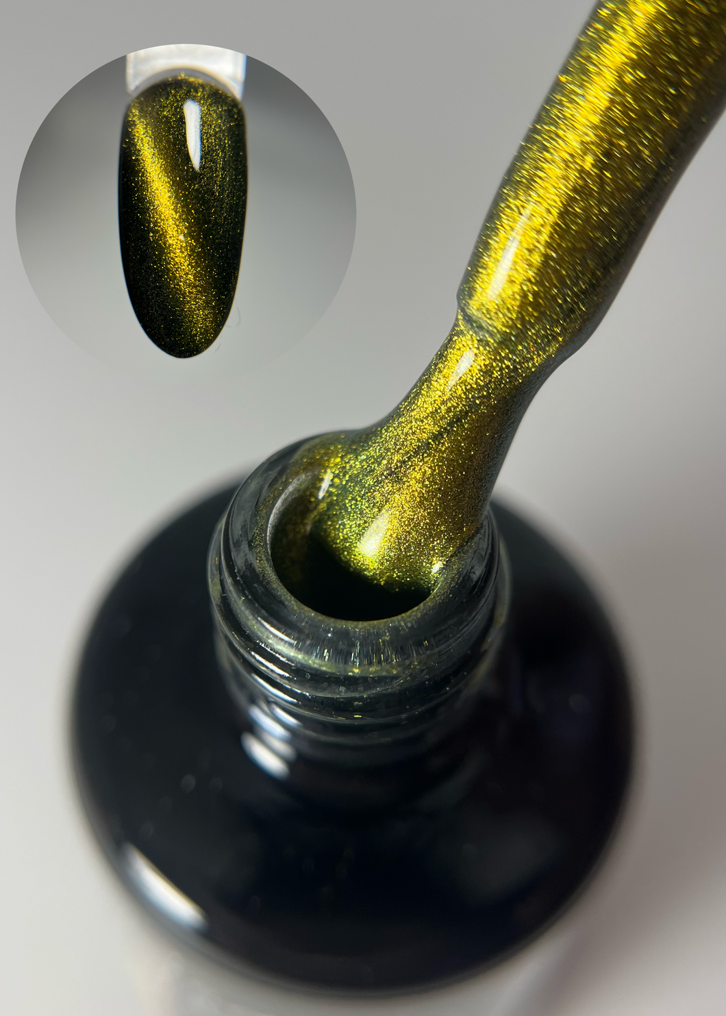 Vernis cat eyes doré