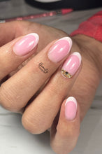 Charger l'image dans la galerie, French réalisée avec le gel rose de beauty passion et le top coat milky pink 
