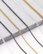 Charger l'image dans la galerie, décoration d'ongles bijoux doré noir et argenté nail art
