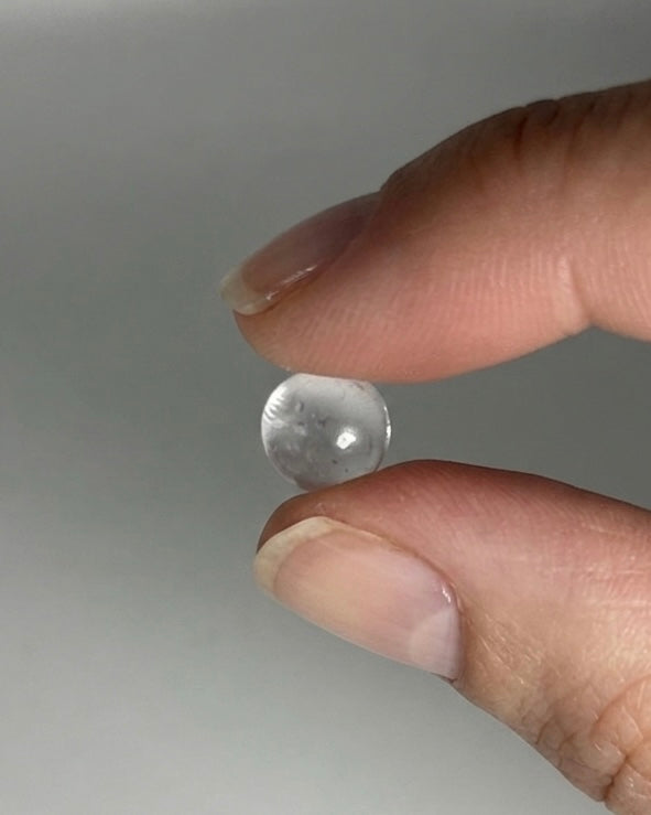 Gel solide transparent 3D Clear de la marque française Beauty Passion. Idéal pour le modelage nail art en relief sans résidu, les faux ongles et l'application de poudre chrome. Contenant premium pour prothésiste ongulaire.