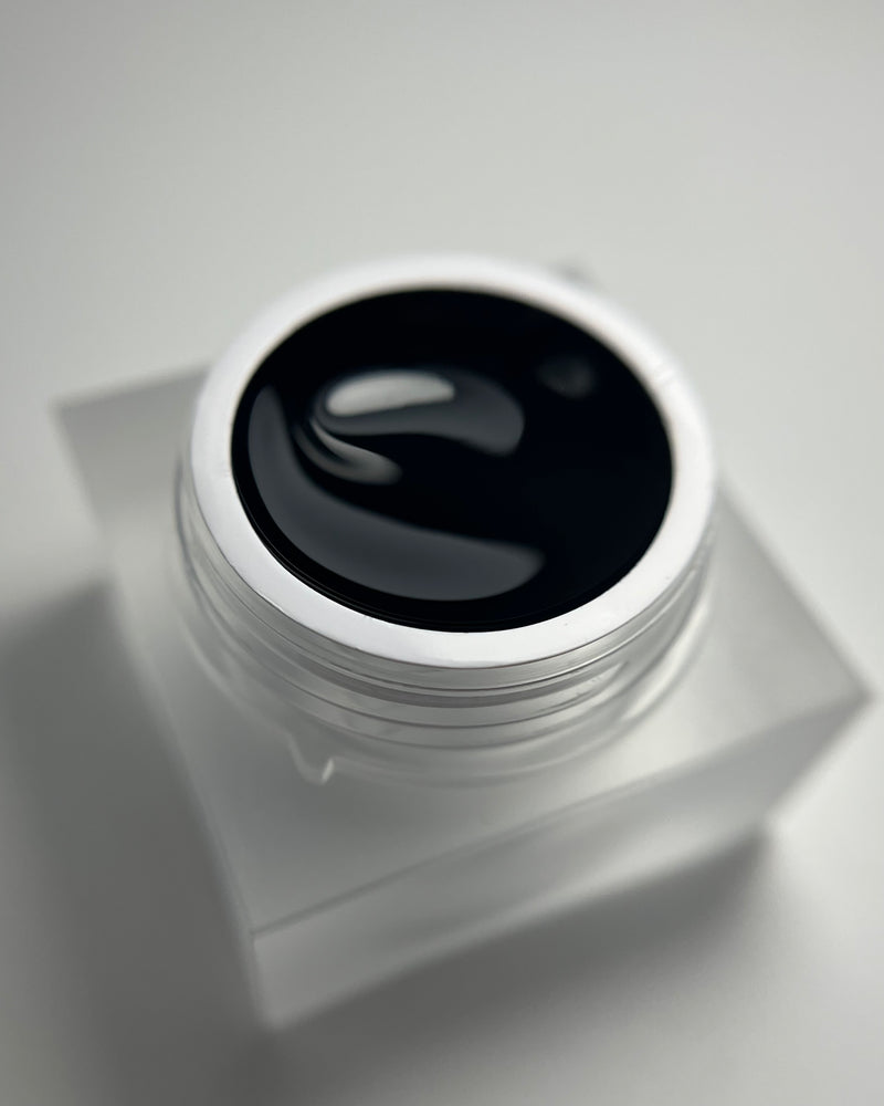 Zoom texture Gel Paint Black fluide et opaque - Idéal pour le Fine Line et les détails de précision sans couche collante pour prothésistes ongulaires.
