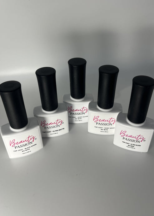 Top coats Beauty Passion ultra gloss ultra matte base coat flacons blancs bouchons noirs photo de groupe