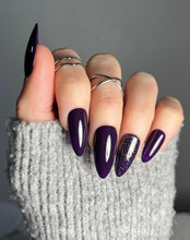 Charger l&#39;image dans la galerie, Dark Purple - Vernis Semi-Permanent - Beauty Passion
