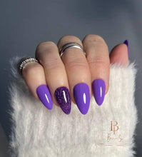 Charger l&#39;image dans la galerie, Vernis semi permanent violet lavande
